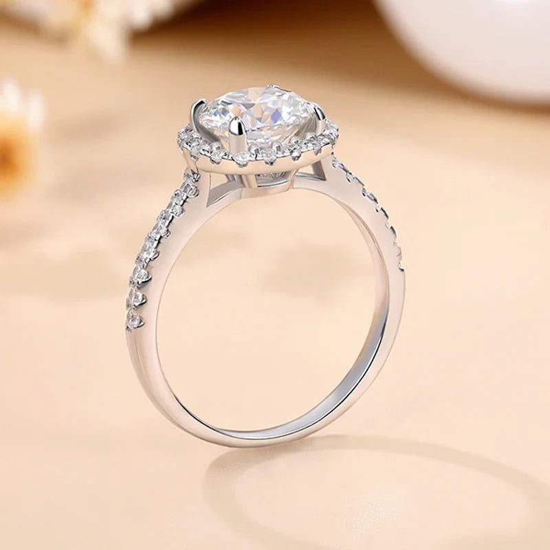 18k White Gold-Plated Moissanite Wedding Ring