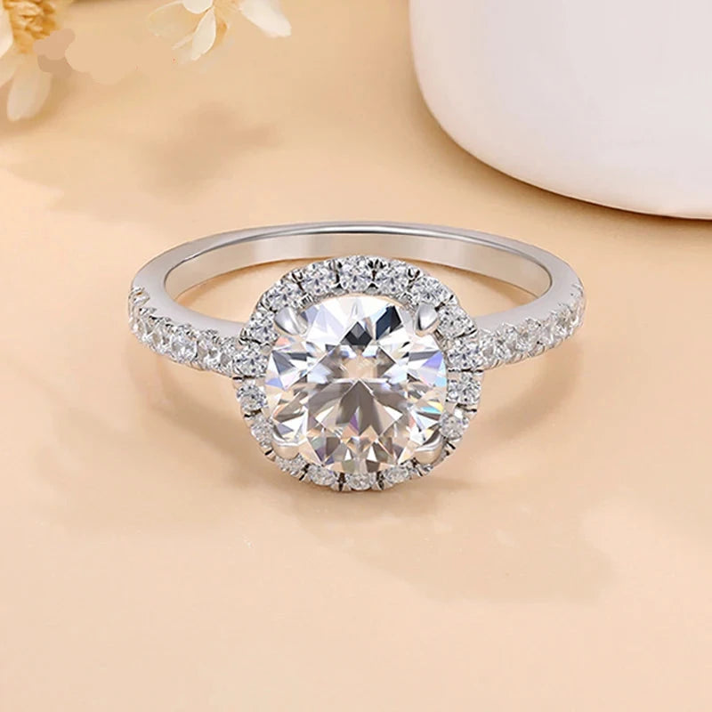 18k White Gold-Plated Moissanite Wedding Ring