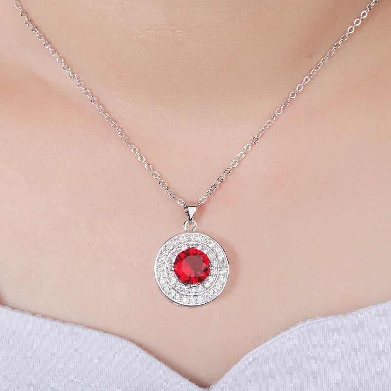 Elegant Round Zircon Pendant Necklace in Silver